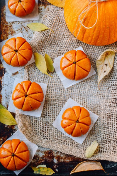 Pumpkin Mochi with Pumpkin Filling