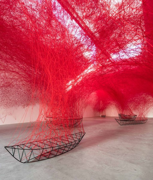 Chiharu-Shiota-Uncertain-Journey-2016-Installation-view-Cour