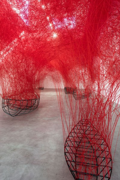 Chiharu-Shiota-Uncertain-Journey-2016-Installation-view-_005