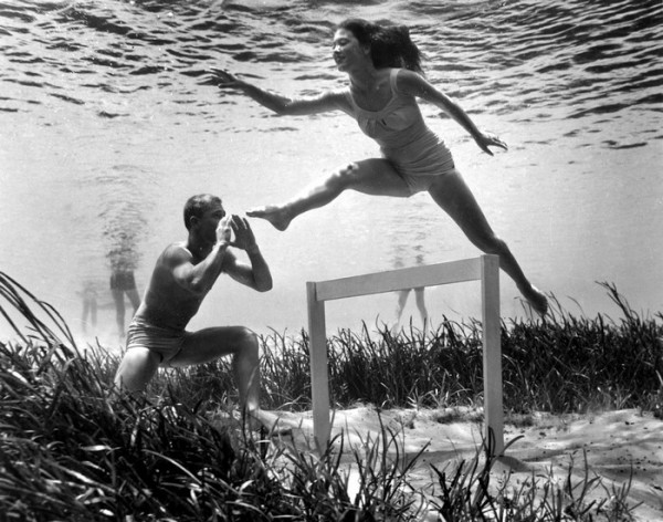 underwater-pinups-photography-1938-bruce-mozert-11-58930ee41
