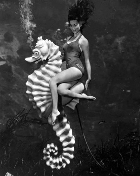 underwater-pinups-photography-1938-bruce-mozert-28-58932fad5