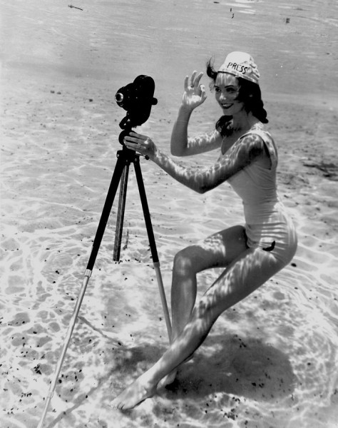 underwater-pinups-photography-1938-bruce-mozert-4-58930ecee5