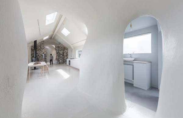 18th-century-ruins-transform-into-a-futuristic-home-12