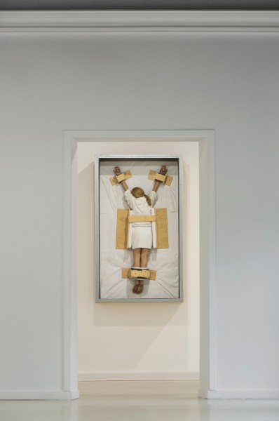 Maurizio-Cattelan-AMEN_Zenzott_06