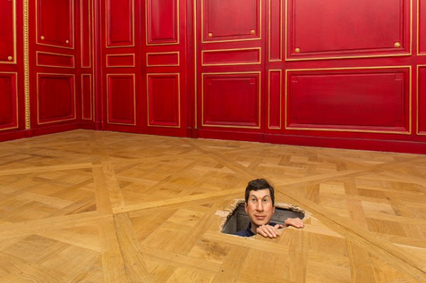 Maurizio-Cattelan-Not-Afraid-of-Love_01